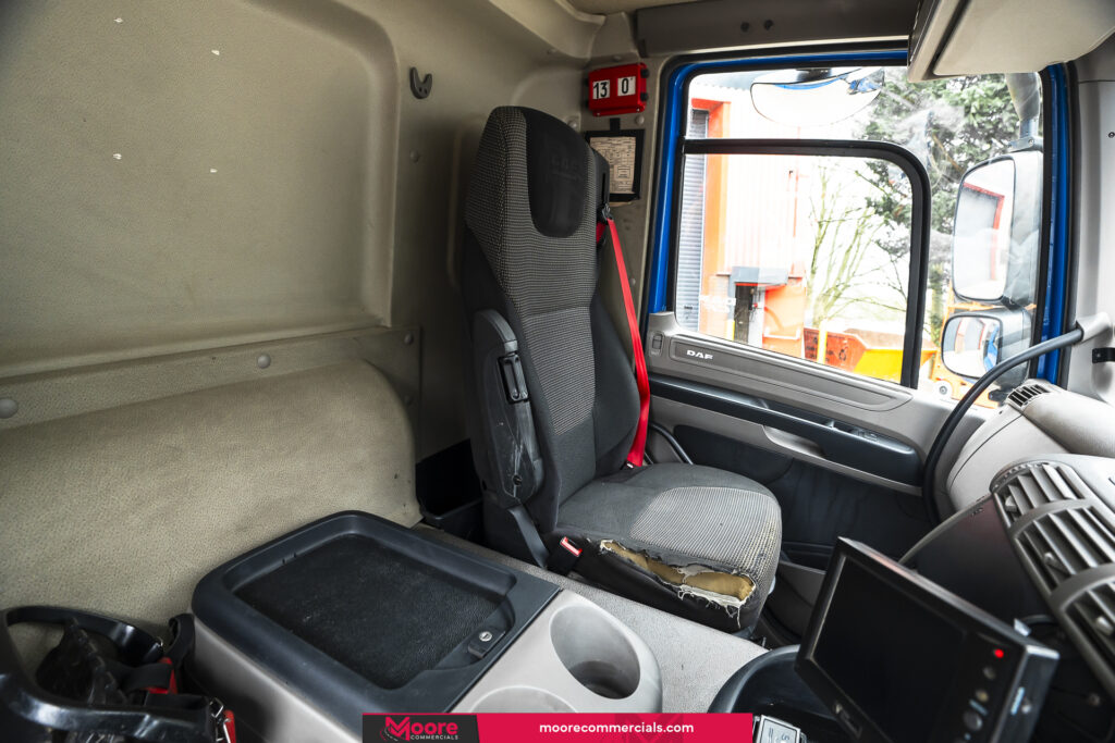 2013 (13) DAF CF 26T 23FT Day Cab