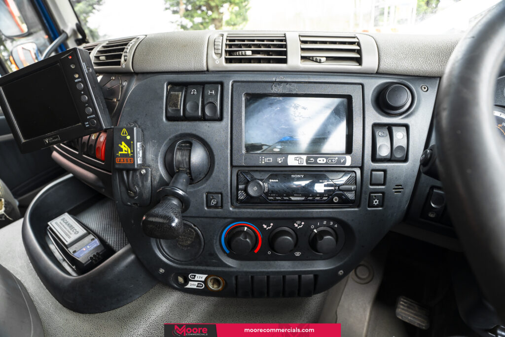 2013 (13) DAF CF 26T 23FT Day Cab