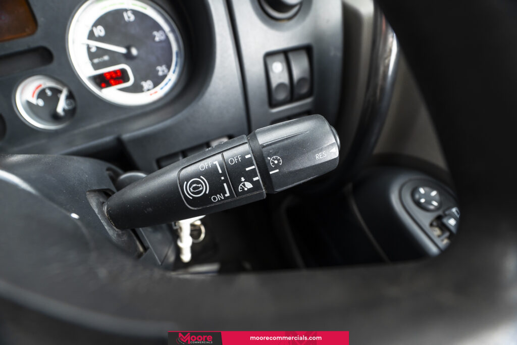 2013 (13) DAF CF 26T 23FT Day Cab