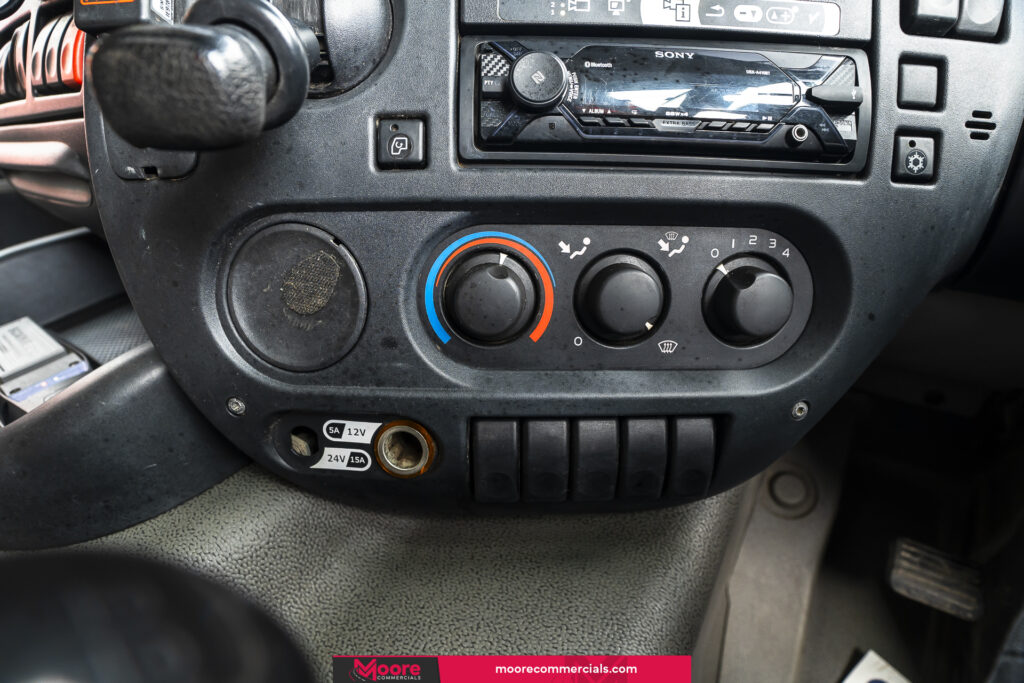 2013 (13) DAF CF 26T 23FT Day Cab