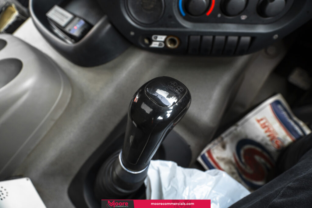 2013 (13) DAF CF 26T 23FT Day Cab