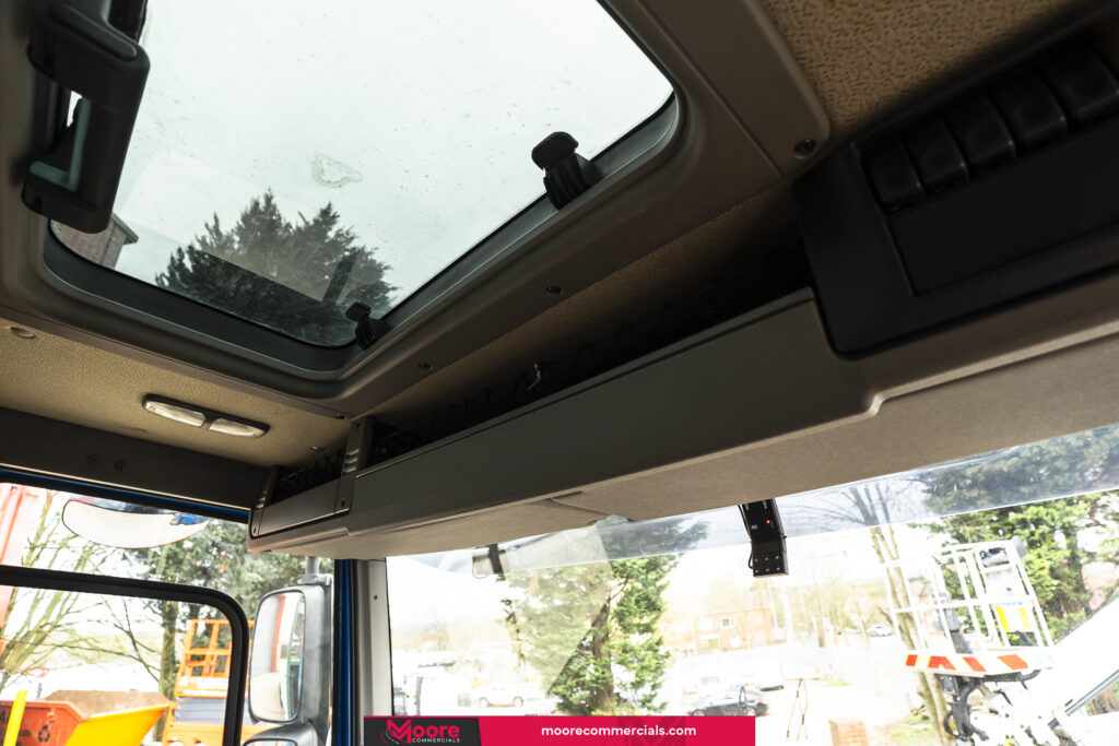 2013 (13) DAF CF 26T 23FT Day Cab